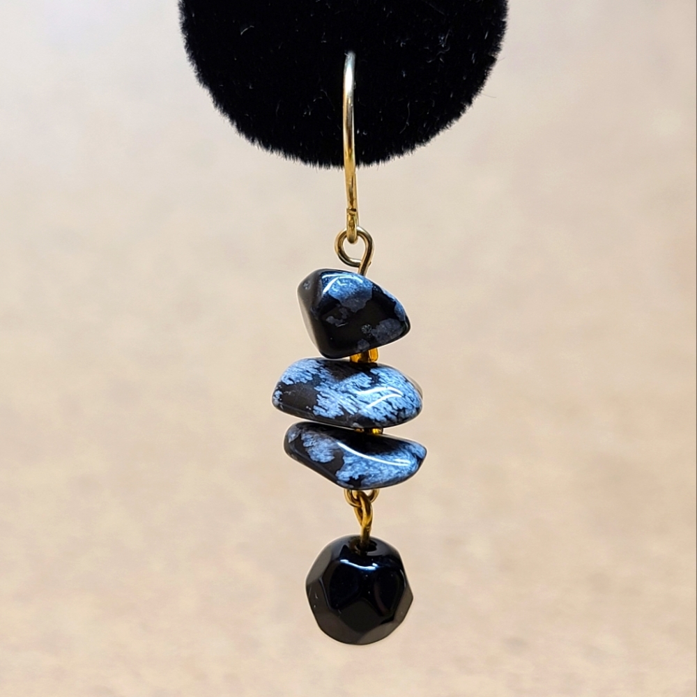 Black and white stone beeds Goldfield hook Earrings